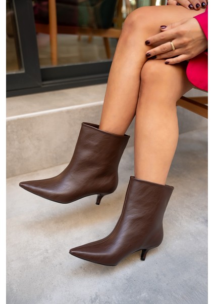 Saves Acı Kahve Düz Dikiş Detaylı Kadın Bot modelleri