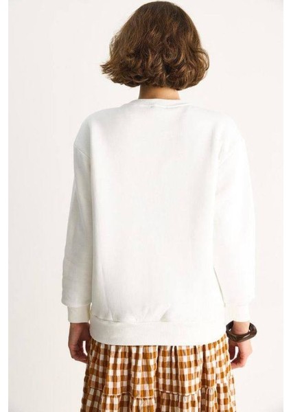 Kadın Beyaz Kalp Baskılı Sweatshirt indirimleri