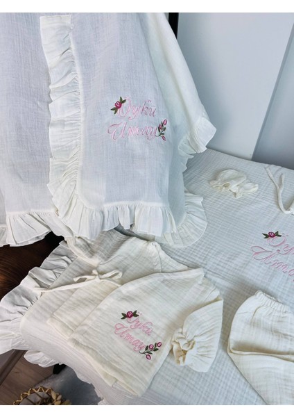 Isme Özel Nakış Işlemeli %100 Pamuk Müslin Hastane Çıkış Seti Takı Yastığı ve Puset Örtüsü