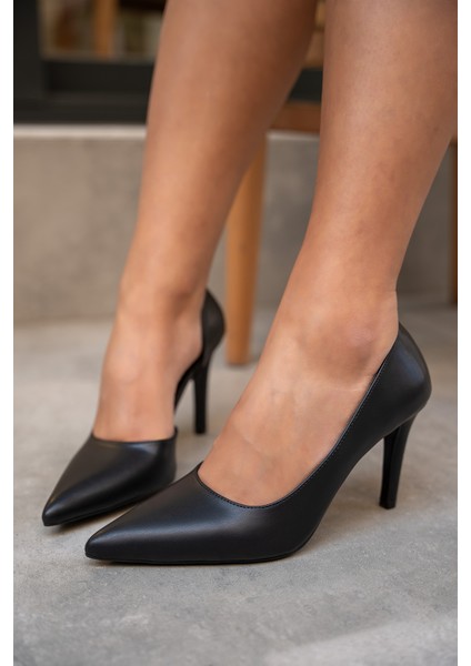 Shia Siyah Deri Topuklu Ayakkabı fırsatları