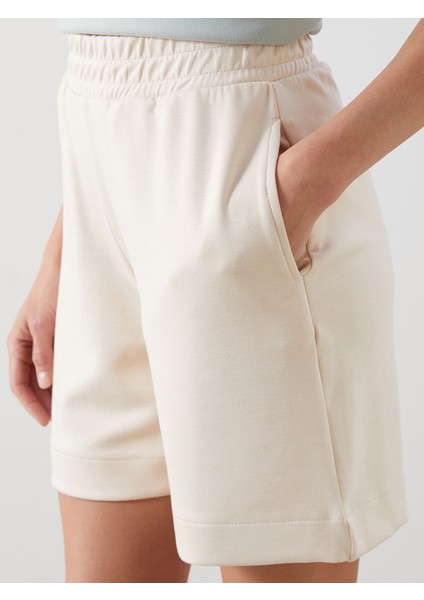 Yeni Sezon Beli Lastikli Kadın Şort modelleri