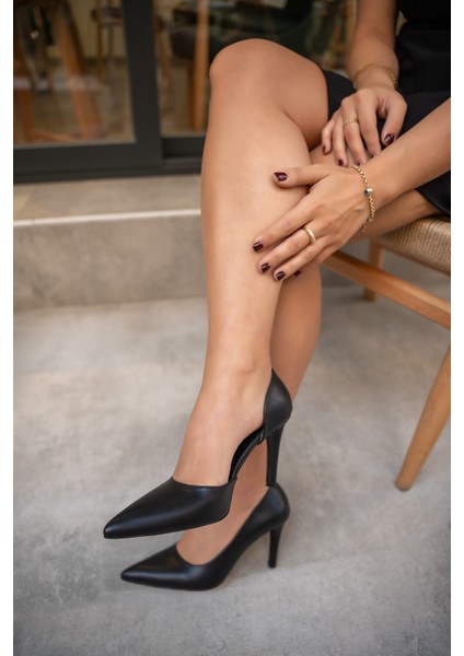 Shia Siyah Deri Topuklu Ayakkabı fiyatları
