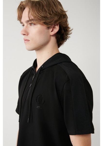 Erkek Siyah Kapüşonlu Jersey Garnili Regular Fit T-Shirt A41Y1233 fiyatları