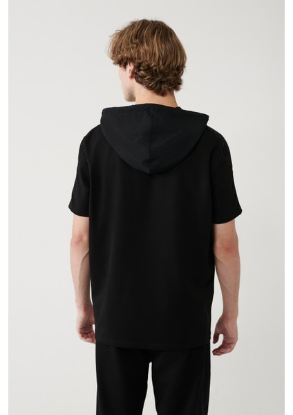 Erkek Siyah Kapüşonlu Jersey Garnili Regular Fit T-Shirt A41Y1233 fırsatları