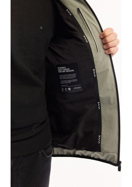 Erkek Nil Yeşili Kapüşonlu Su İtici Rüzgar Geçirmez -5°C Dayanıklı Şişme Mont A52Y6075