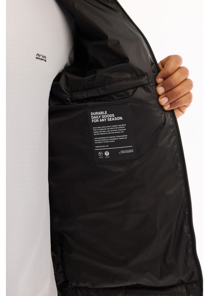 Erkek Siyah Kapüşonlu Su İtici Rüzgar Geçirmez Şişme Regular Fit Mont B006082