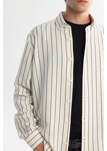 Erkek Beyaz Alttan Britli Yaka Çizgili Rayon Regular Fit Gömlek A42Y2051 fiyatları
