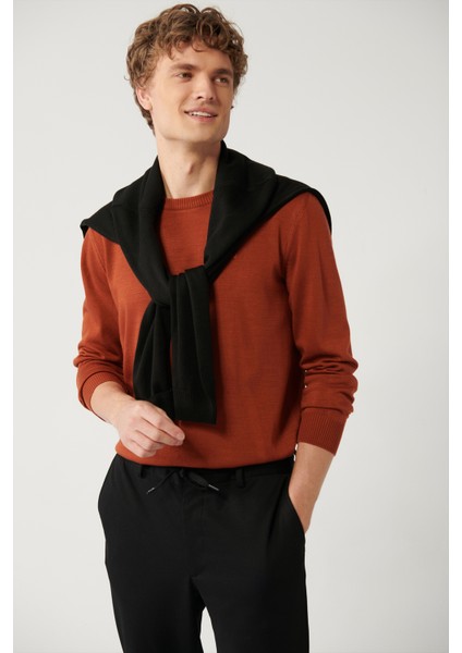 Erkek Kiremit Bisiklet Yaka Tüylenmeyen Triko Regular Fit Kazak E005000