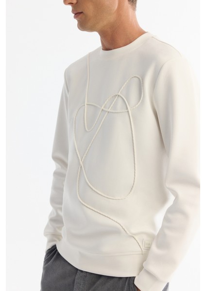 Erkek Ekru Bisiklet Yaka Pamuklu Nakışlı Regular Fit Sweatshirt A42Y1247 fiyatları
