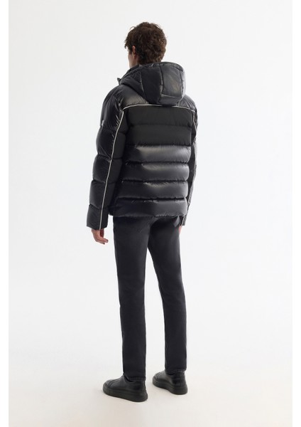 Erkek Siyah Kapüşonlu Su İtici Rüzgar Geçirmez Parlak Şişme Comfort Fit Mont A42Y6012 indirimleri