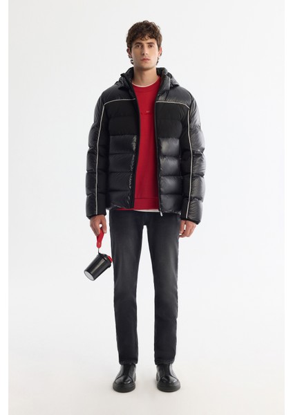 Erkek Siyah Kapüşonlu Su İtici Rüzgar Geçirmez Parlak Şişme Comfort Fit Mont A42Y6012