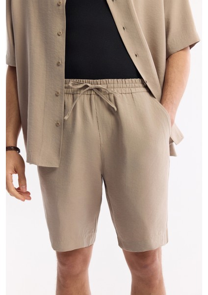 Erkek Bej Beli Lastikli Bağcıklı Soft Touch Relaxed Fit Şort A51Y3703 fırsatları