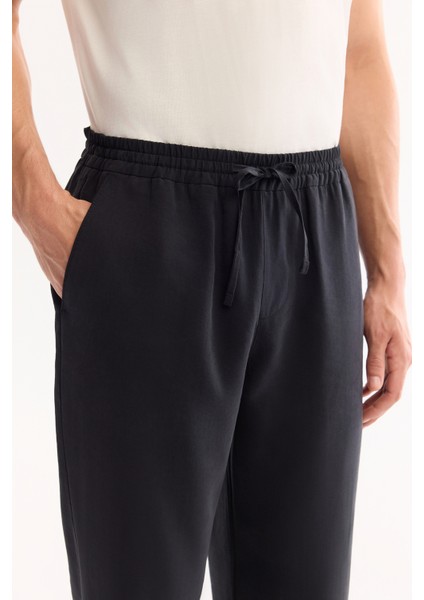 Erkek Siyah Beli Lastik Bağcıklı Soft Touch Relaxed Fit Pantolon A52Y3013 indirimleri