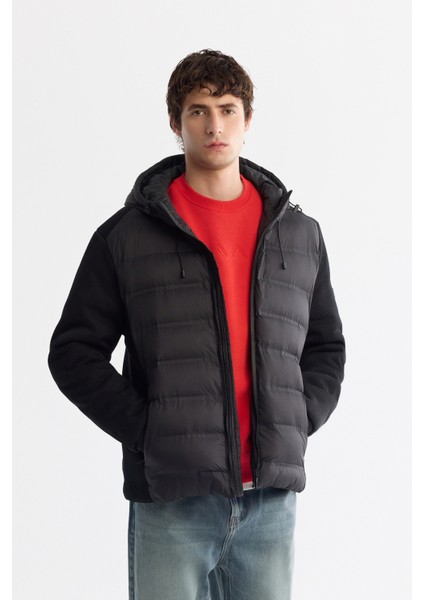 Erkek Siyah Kapüşonlu Su İtici Rüzgar Geçirmez Comfort Fit Mont A42Y6155 fırsatları