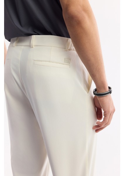 Erkek Kırık Beyaz Beli Lastikli Bi-Stretch Teknik Kumaş Slim Fit Pantolon A51Y3077