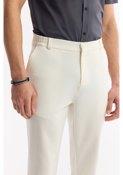 Erkek Kırık Beyaz Beli Lastikli Bi-Stretch Teknik Kumaş Slim Fit Pantolon A51Y3077