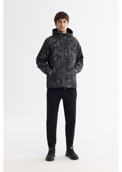Erkek Siyah Kapüşonlu Rüzgar Geçirmez Mevsimlik Comfort Fit Mont A42Y6152