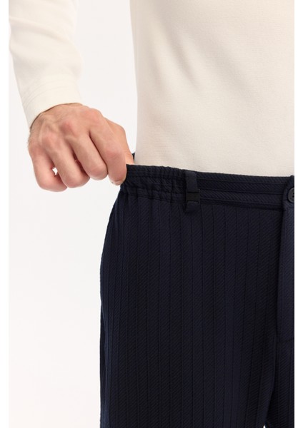 Erkek Lacivert Yanı Lastikli Bi-Stretch Hafif Çizgili Slim Fit Pantolon A52Y3204 fırsatları
