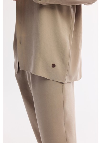 Erkek Bej Alttan Britli Yaka Soft Touch Oversize Fit Gömlek A51Y2168 indirimleri