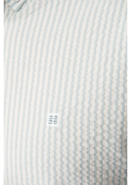 Erkek Açık Mavi Düğmeli Yaka Gofreli Kolay Ütülenebilir Slim Fit Gömlek A41Y2082 indirimleri