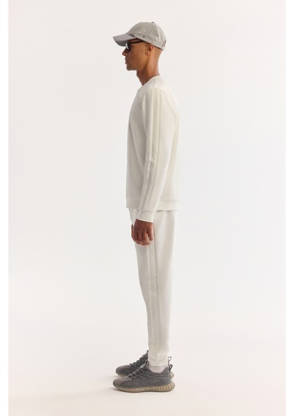 Erkek Ekru Bisiklet Yaka Pamuklu Bi-Stretch Regular Fit Sweatshirt A52Y1272 modelleri