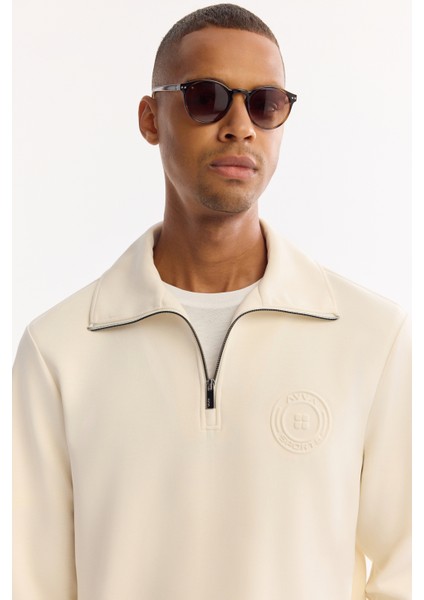 Erkek Ekru Dik Yaka Fermuarlı Soft Touch Baskılı Regular Fit Sweatshirt A52Y1273 indirimleri