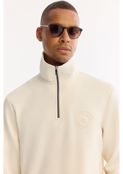 Erkek Ekru Dik Yaka Fermuarlı Soft Touch Baskılı Regular Fit Sweatshirt A52Y1273