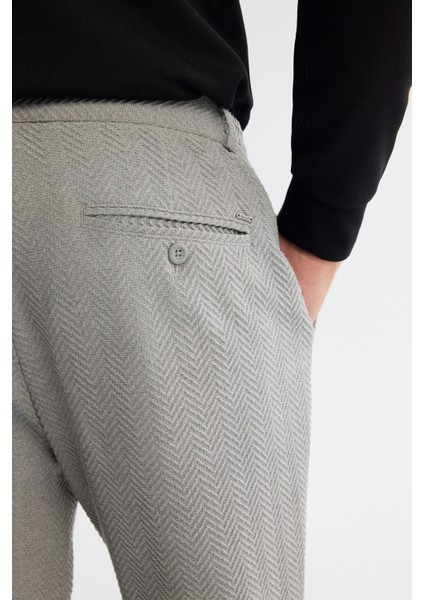 Erkek Gri Balık Sırtı Dokulu Yanı Lastikli Elastan Slim Fit Chino Pantolon A42Y3024 indirimleri