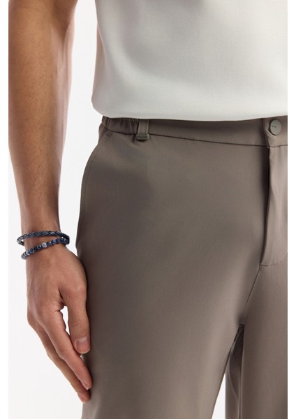Erkek Vizon Beli Lastikli Bi-Stretch Teknik Kumaş Slim Fit Pantolon A51Y3077
