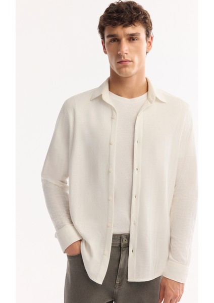 Erkek Beyaz Klasik Yaka Viskon Karışımlı Soft Touch Dokulu Regular Fit Gömlek A52Y2080 indirimleri