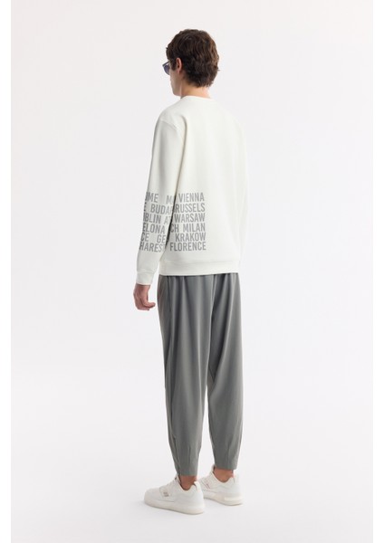 Erkek Beyaz Bisiklet Yaka Baskılı Bi-Stretch İnterlok Regular Fit Sweatshirt A51Y1237 fırsatları