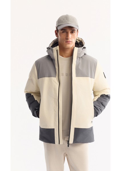 Erkek Ekru-Gri Kapüşonlu Su İtici Rüzgar Geçirmez -10°C Dayanıklı Comfort Fit Mont A52Y6164