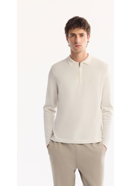 Erkek Ekru Polo Yaka Fermuarlı Rayon Tüylenmeyen Basic Triko Regular Fit Kazak B005150