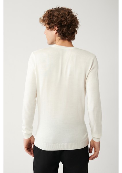 Erkek Beyaz Bisiklet Yaka Tüylenmeyen Triko Regular Fit Kazak E005000 modelleri