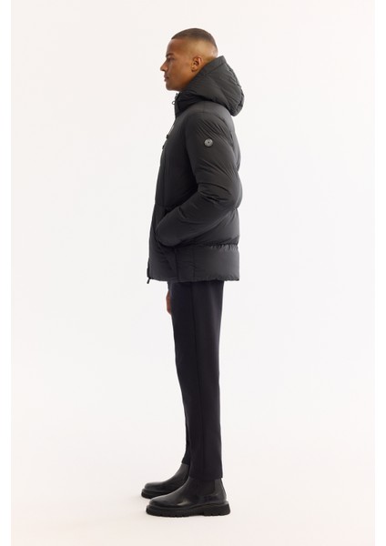 Erkek Siyah Kapüşonlu Su İtici Rüzgar Geçirmez -5°C Dayanıklı Şişme Comfort Fit Mont B006046 modelleri