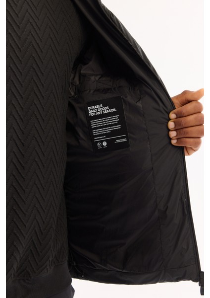 Erkek Siyah Kapüşonlu Su İtici Rüzgar Geçirmez -5°C Dayanıklı Şişme Comfort Fit Mont B006046