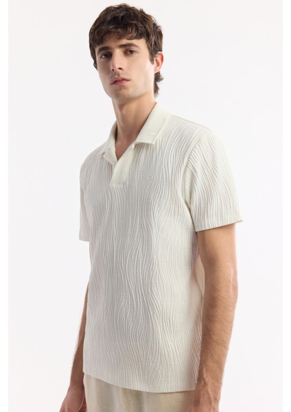 Erkek Ekru Apaj Yaka Pamuklu Jakarlı Regular Fit T-Shirt A51Y1053 fiyatları
