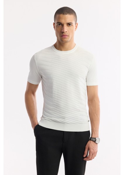 Erkek Ekru Bisiklet Yaka Rayon Triko Regular Fit T-Shirt A51Y5004 indirimleri