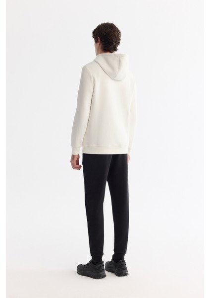 Erkek Beyaz Kapüşonlu 3 İplik Şardonlu Fermuarlı Regular Fit Sweatshirt E001019 indirimleri