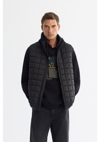 Erkek Siyah Dik Yaka Kare Kapitone Termometreli Şişme Comfort Fit Yelek A42Y6502