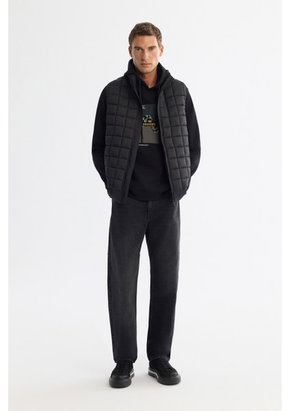 Erkek Siyah Dik Yaka Kare Kapitone Termometreli Şişme Comfort Fit Yelek A42Y6502