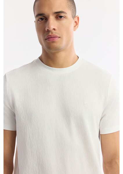 Erkek Beyaz Bisiklet Yaka Jakarlı Elastan Regular Fit T-Shirt A51Y1165 fiyatları