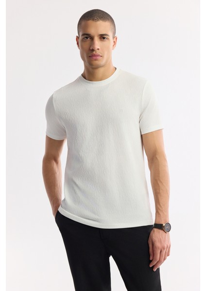 Erkek Beyaz Bisiklet Yaka Jakarlı Elastan Regular Fit T-Shirt A51Y1165 indirimleri