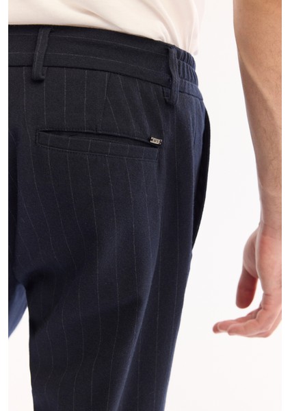 Erkek Lacivert Viskon Karışımlı Kolay Ütülenen Çizgili Slim Fit Pantolon A52Y3006