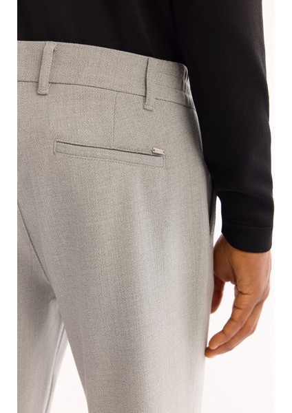 Erkek Açık Gri Yanı Lastikli Kolay Ütülenen Slim Fit Pantolon A52Y3040