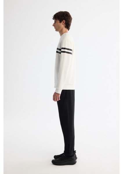 Erkek Ekru Bisiklet Yaka Pamuklu Baskılı Elastan Regular Fit Sweatshirt A42Y1284 fiyatları