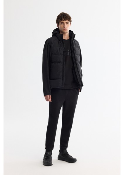 Erkek Siyah Kapüşonlu Su İtici Rüzgar Geçirmez Çıkarılabilir Yelekli Mevsimlik Mont A42Y6100