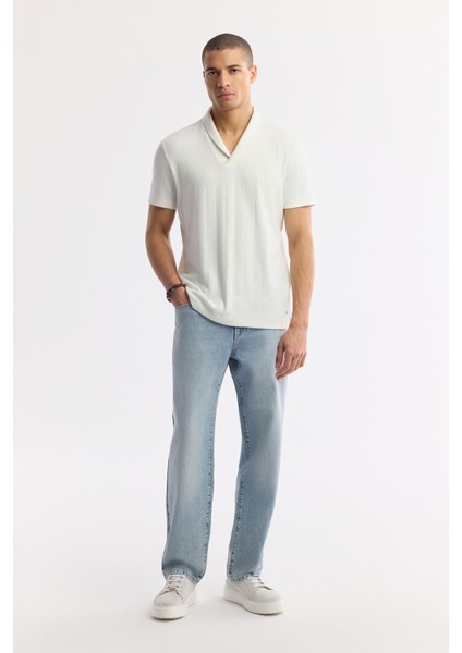 Erkek Ekru Şal Yaka Viskon Karışımlı Jakarlı Regular Fit T-Shirt A51Y1071 indirimleri