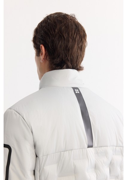 Erkek Gri Kapüşonlu Su İtici Rüzgar Geçirmez Şişme Regular Fit Mont B006082