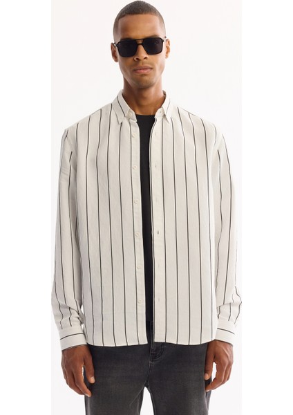 Erkek Beyaz Düğmeli Yaka Soft Touch Çizgili Comfort Fit Gömlek A52Y2101